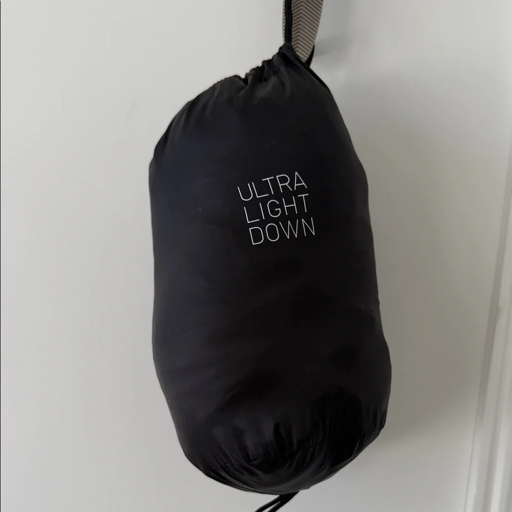 Uniqlo ultra light down jacket XL - Picture 6 of 6